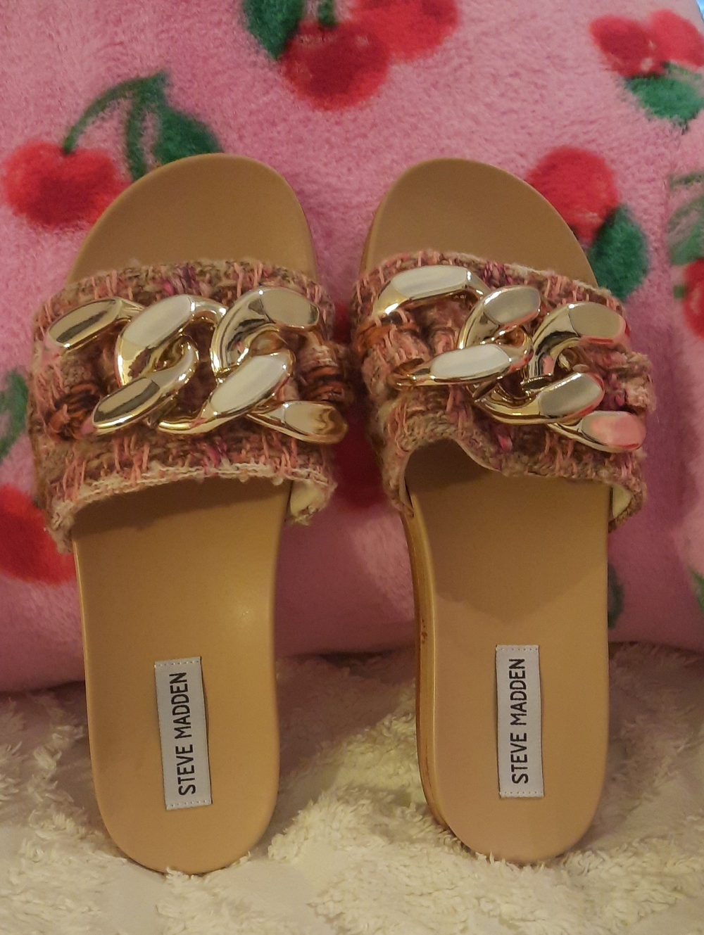 Steve Madden Pink Tweed Slides with Chunky Gold Chain